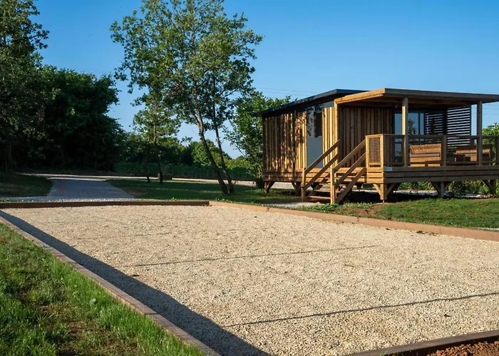 De Campagne Avec Et Parking, Animaux Acceptés - Fr-1-653-286 Bioussac